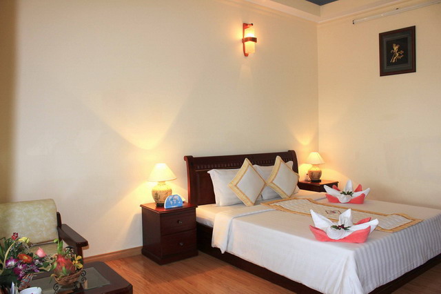 Phòng Deluxe - Hotel24h.net